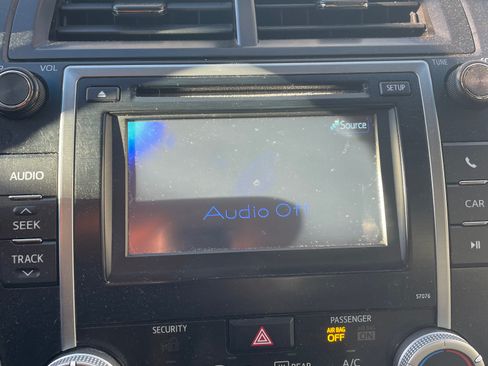 Used 2013 Toyota Camry LE image 6