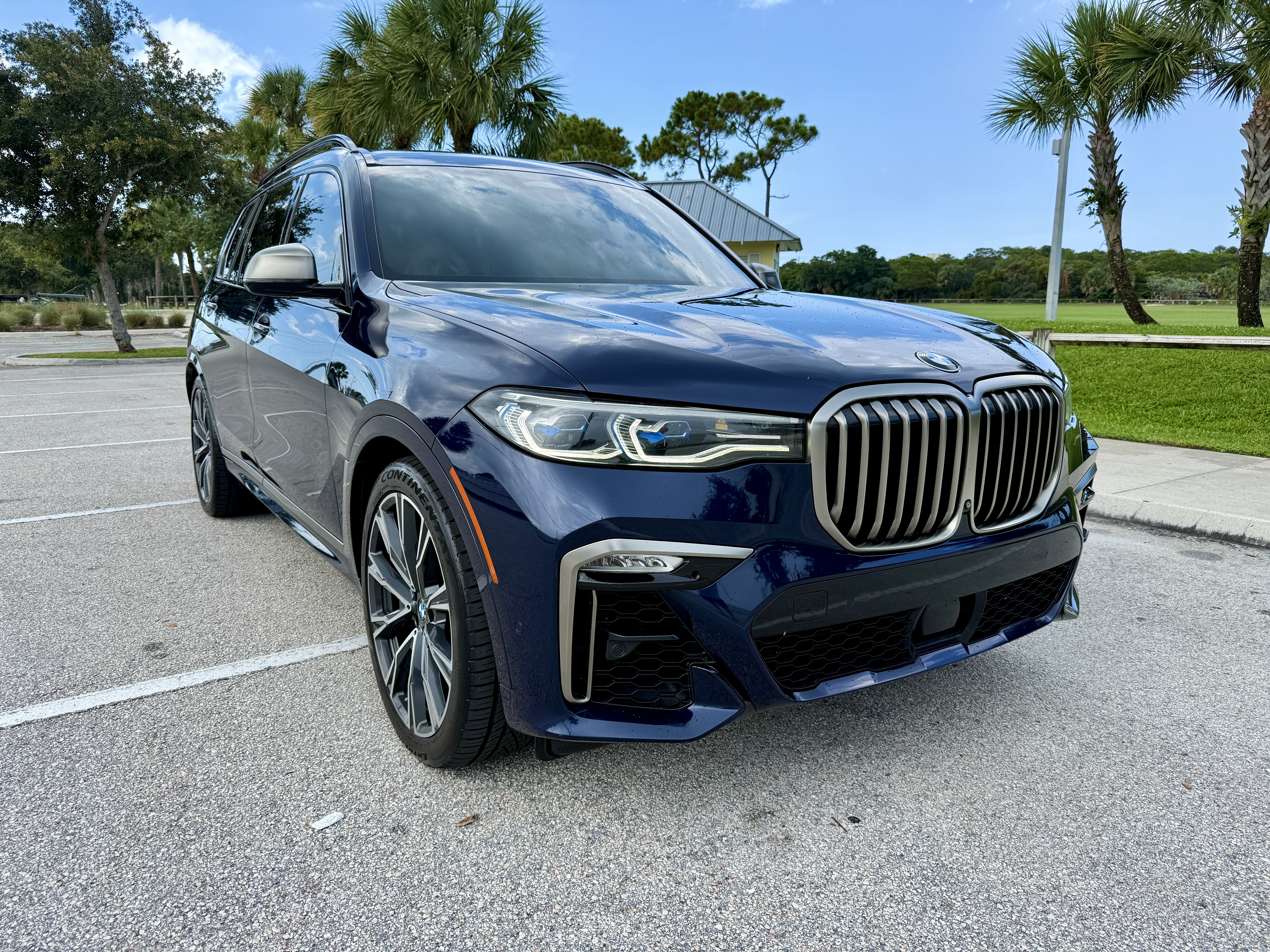 Used 2021 BMW X7 M50i w/ Dynamic Handling Package AWD/4WD image 5