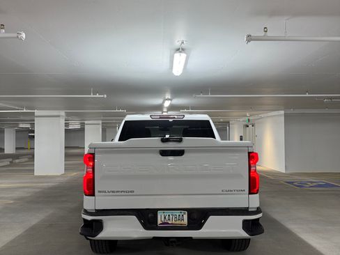 Used 2020 Chevrolet Silverado 1500 Custom w/ Custom Value Package RWD image 5