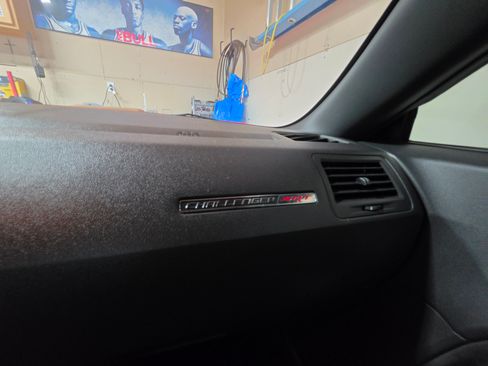 Used 2009 Dodge Challenger SRT8 RWD image 5