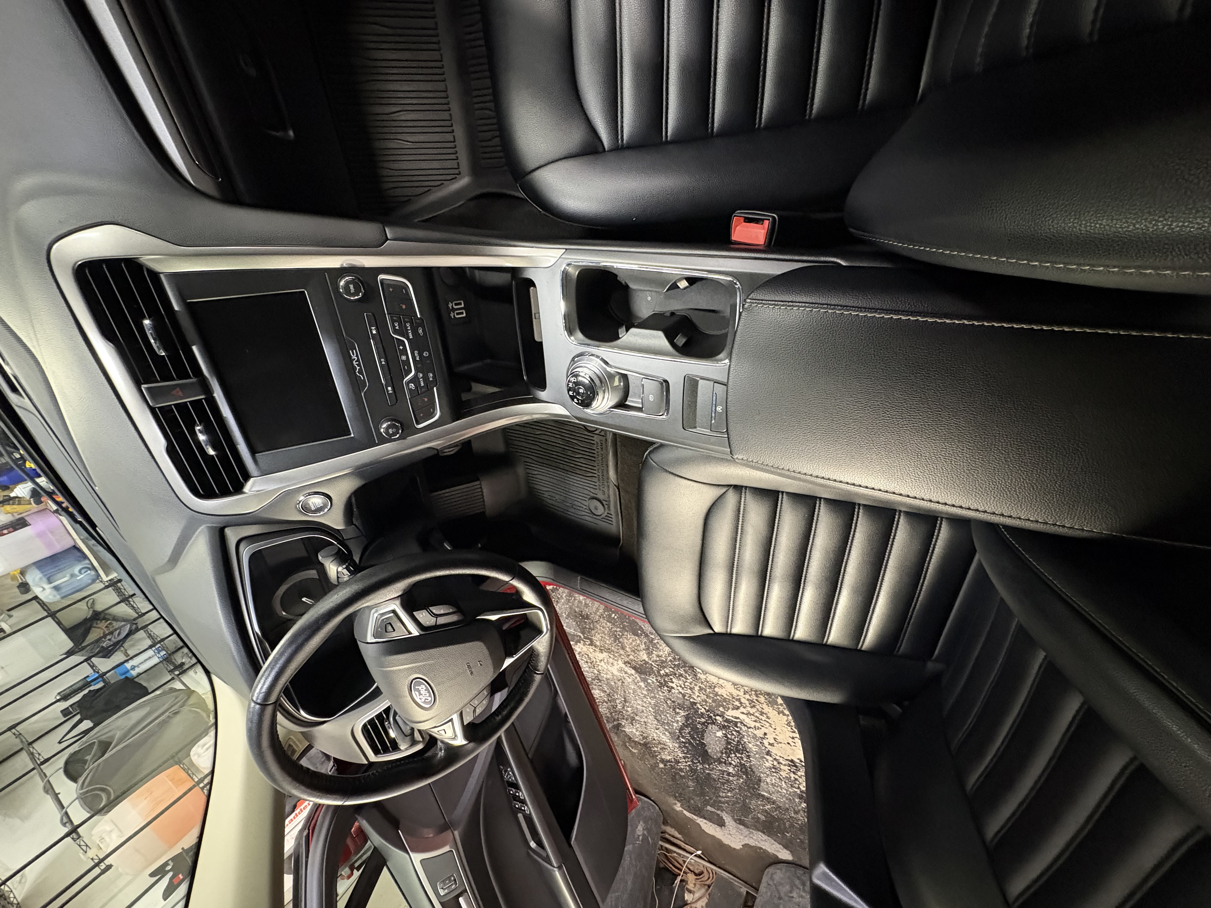 Used 2019 Ford Fusion SEL FWD image 17