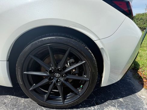 Used 2023 Toyota GR86 Premium image 5