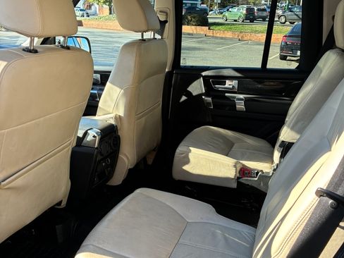 Used 2013 Land Rover LR4 HSE LUX image 10