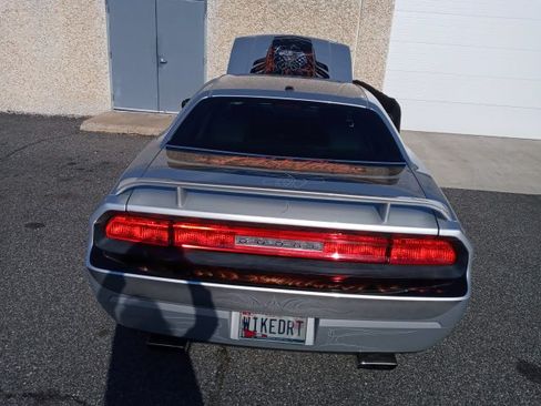 Used 2010 Dodge Challenger R/T image 12