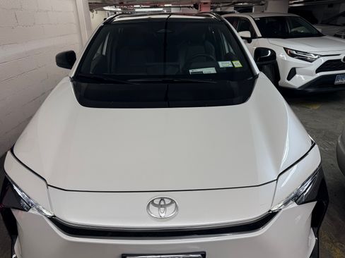 Used 2025 Toyota bZ4X FWD image 17
