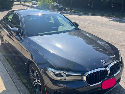 Used 2021 BMW 530i xDrive w/ Convenience Package image 5