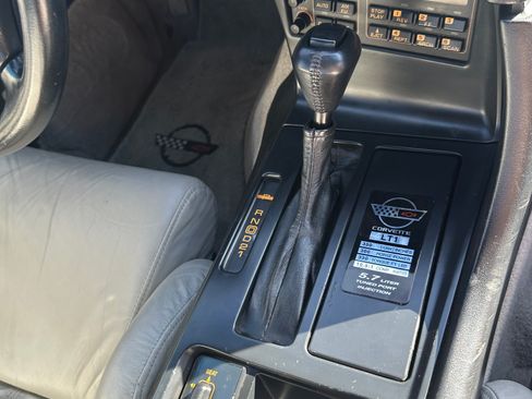 Used 1992 Chevrolet Corvette Coupe image 5