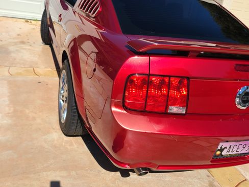 Used 2005 Ford Mustang GT image 10