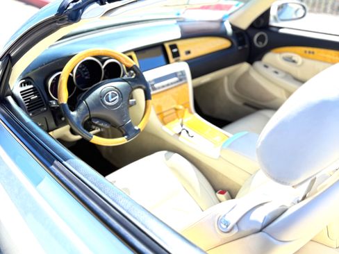 Used 2002 Lexus SC 430 Convertible image 10