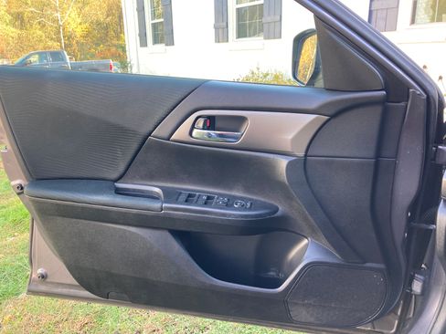 Used 2014 Honda Accord LX image 16