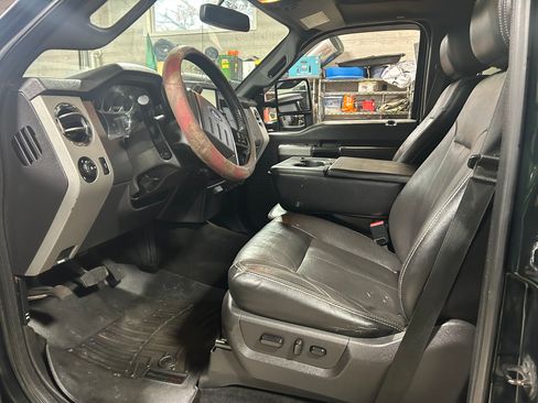 Used 2015 Ford F350 Lariat w/ Lariat Interior Package image 6