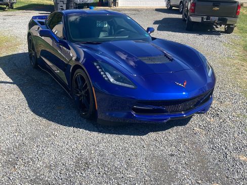 Used 2019 Chevrolet Corvette Stingray Coupe w/ Carbon Flash Badge Package image 1