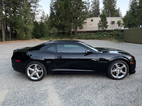 Used 2013 Chevrolet Camaro SS w/ RS Package RWD image 2