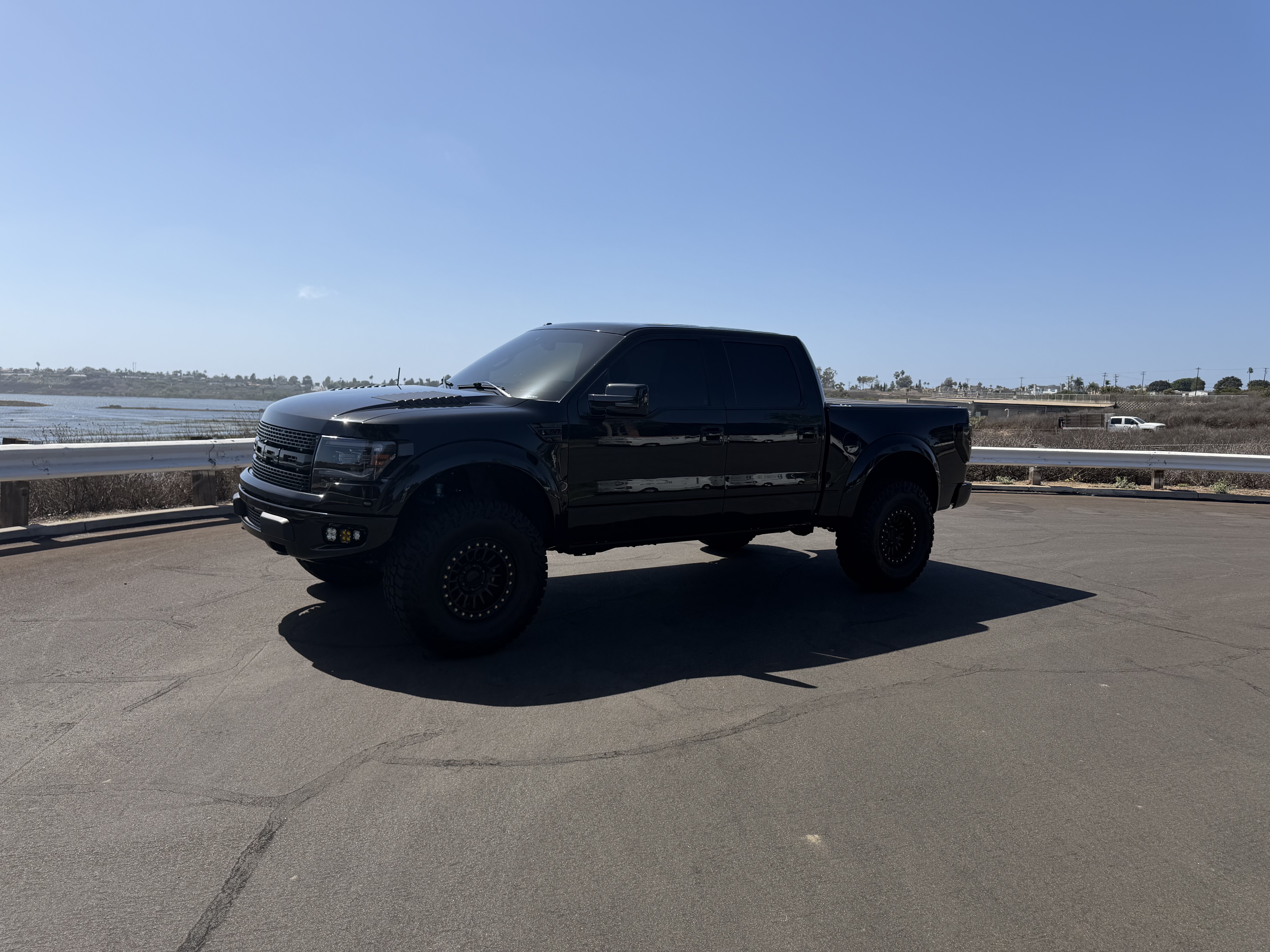 Used 2014 Ford F150 Raptor w/ Equipment Group 801A Luxury AWD/4WD image 5