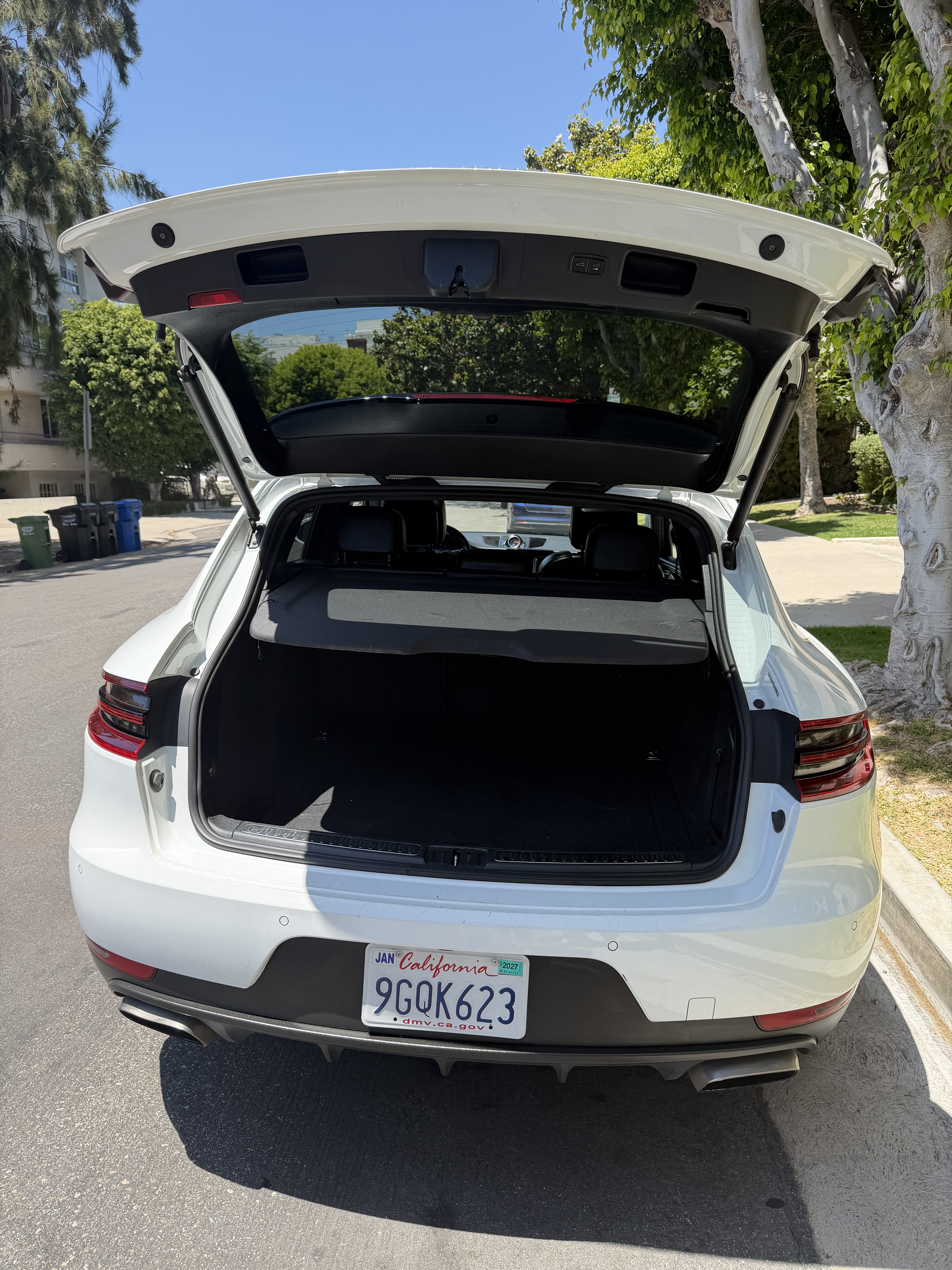 Used 2018 Porsche Macan Sport Edition AWD/4WD image 11