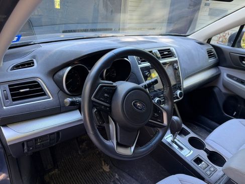 Used 2018 Subaru Outback 2.5i Premium AWD/4WD image 8