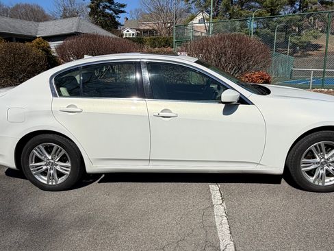 Used 2013 INFINITI G37 x Sedan w/ Premium Pkg image 8