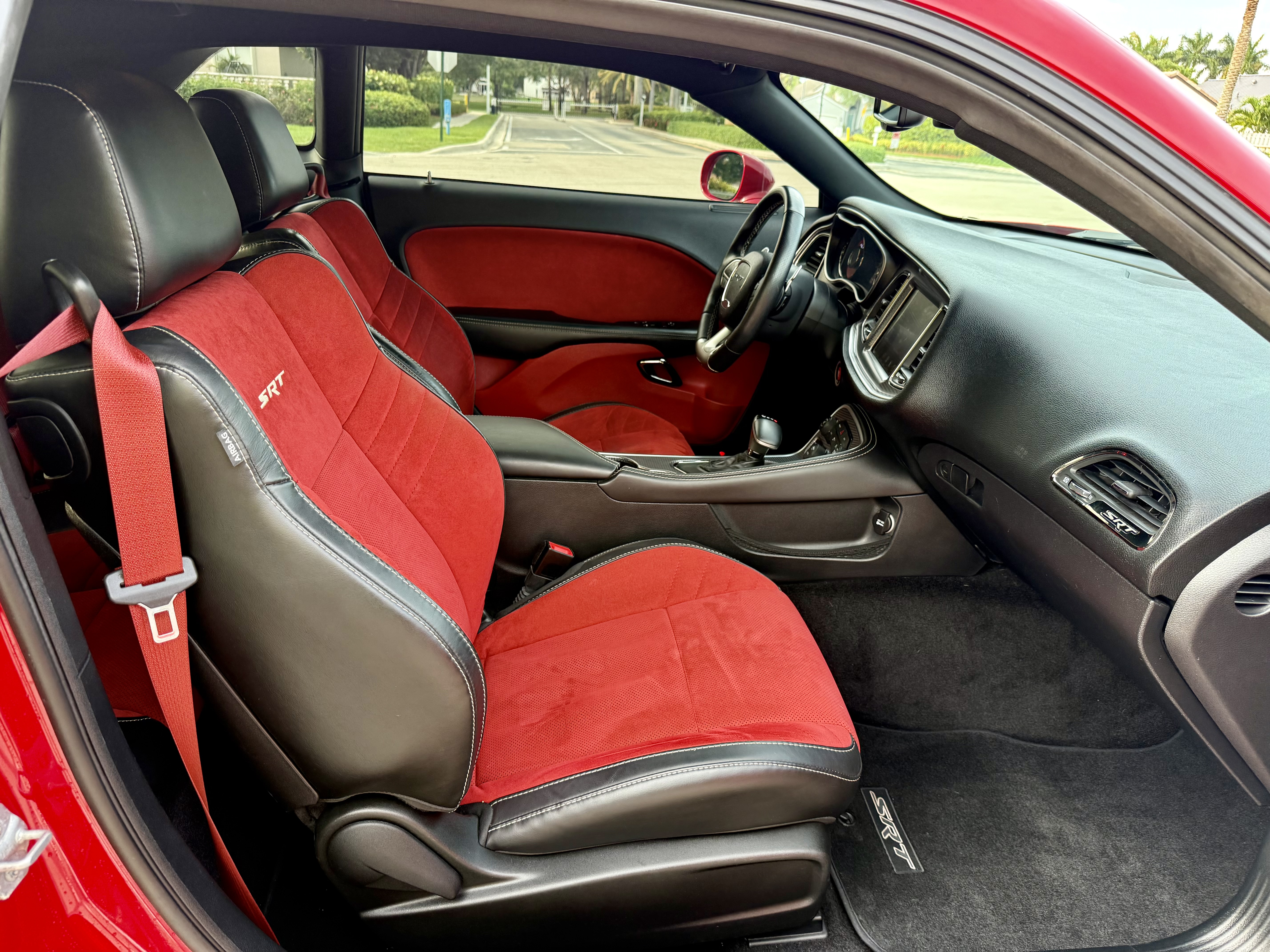 Used 2015 Dodge Challenger SRT Hellcat RWD image 11