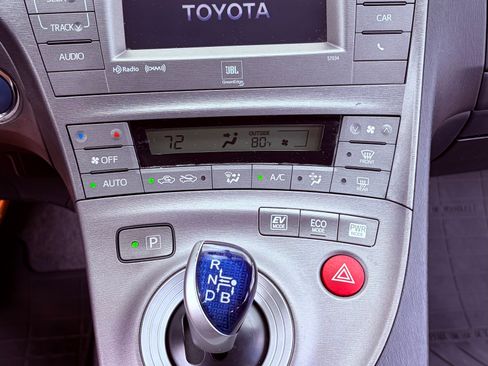 Used 2014 Toyota Prius Four FWD image 9