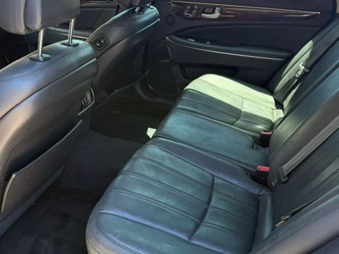 Used 2013 Hyundai Equus Signature RWD image 19