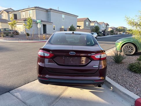 Used 2016 Ford Fusion SE image 5