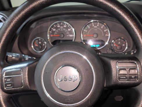 Used 2016 Jeep Wrangler Unlimited Sport AWD/4WD image 16