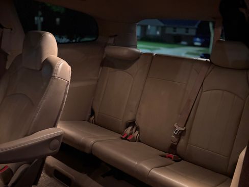 Used 2010 Buick Enclave CXL FWD image 15
