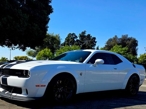Used 2018 Dodge Challenger SRT Hellcat image 5