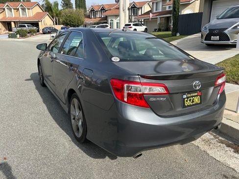 Used 2013 Toyota Camry SE w/ Convenience Pkg image 5