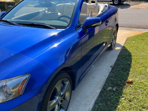 Used 2010 Lexus IS 350C image 10