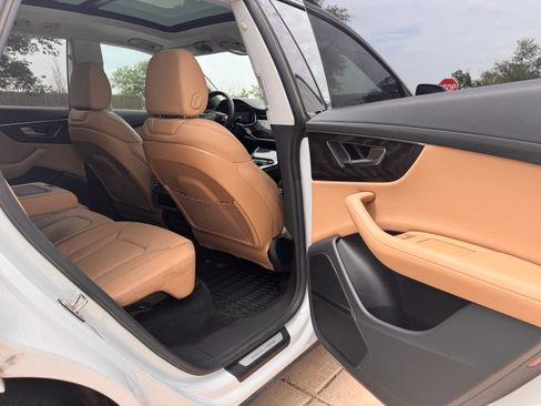 Used 2023 Audi Q8 Prestige AWD/4WD image 25