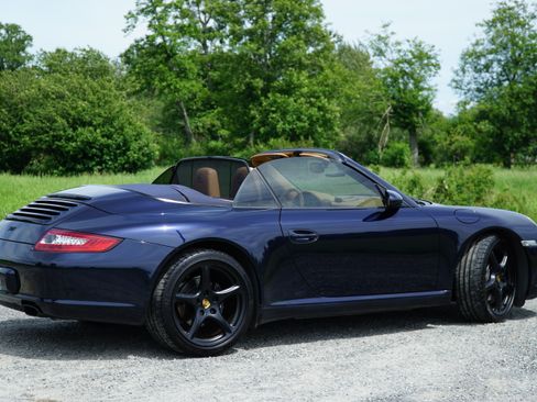 Used 2006 Porsche 911 Carrera image 2