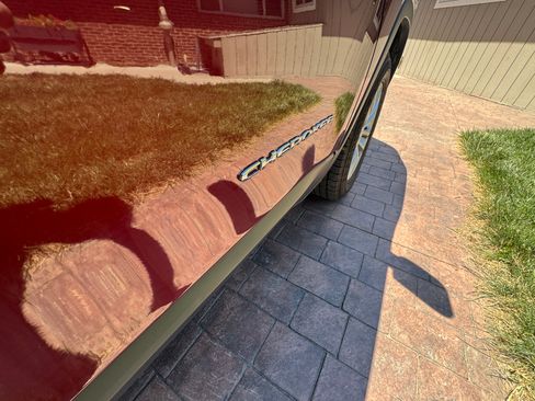 Used 2019 Jeep Cherokee Latitude w/ Cold Weather Group image 6