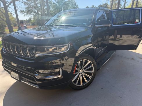 Used 2023 Jeep Grand Wagoneer Series II image 4