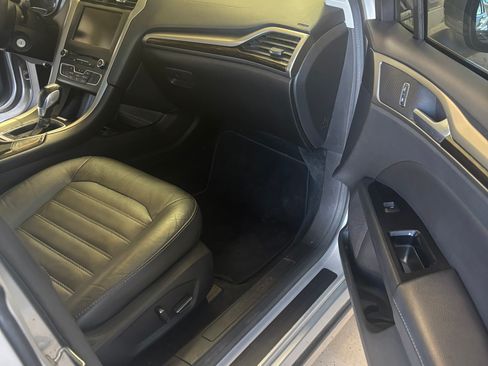 Used 2016 Ford Fusion SE w/ Equipment Group 202A image 13