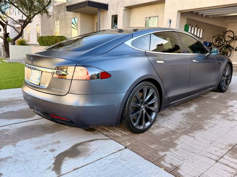 Used 2020 Tesla Model S Long Range Plus image 6