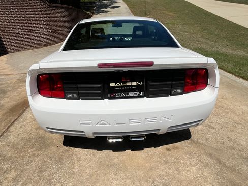 Used 2005 Ford Mustang GT Premium image 4