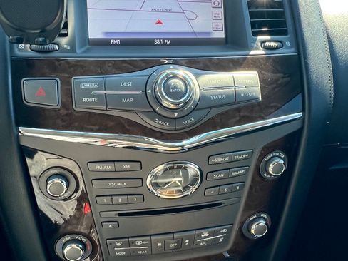 Used 2014 INFINITI QX80 4WD w/ Deluxe Touring Package image 8