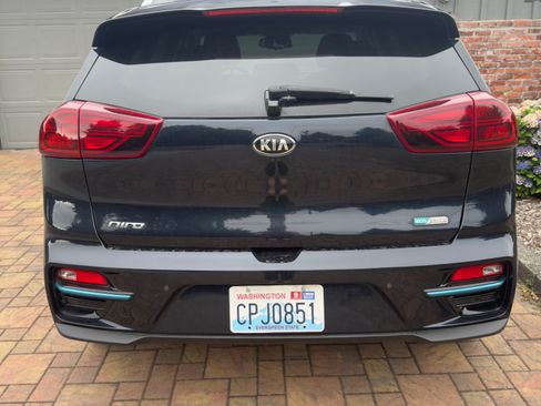 Used 2020 Kia Niro EX Premium FWD image 4