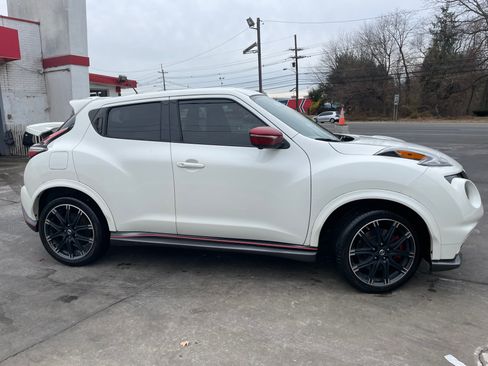 Used 2015 Nissan Juke NISMO RS w/ Interior Illumination Package image 8