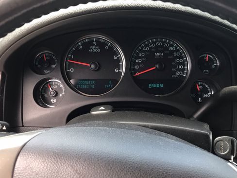Used 2011 GMC Yukon XL Denali AWD/4WD image 6