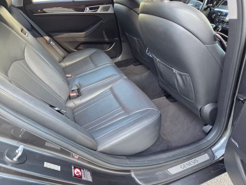 Used 2018 Genesis G80 3.8 w/ Option Group 02 image 6