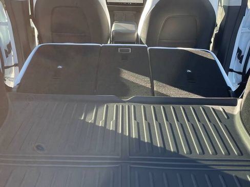 Used 2025 Tesla Model Y Long Range image 17