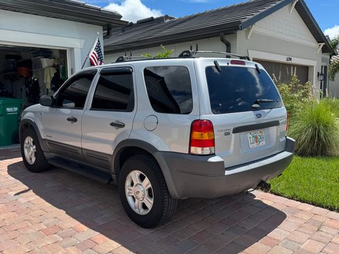 Used 2002 Ford Escape XLT AWD/4WD image 2