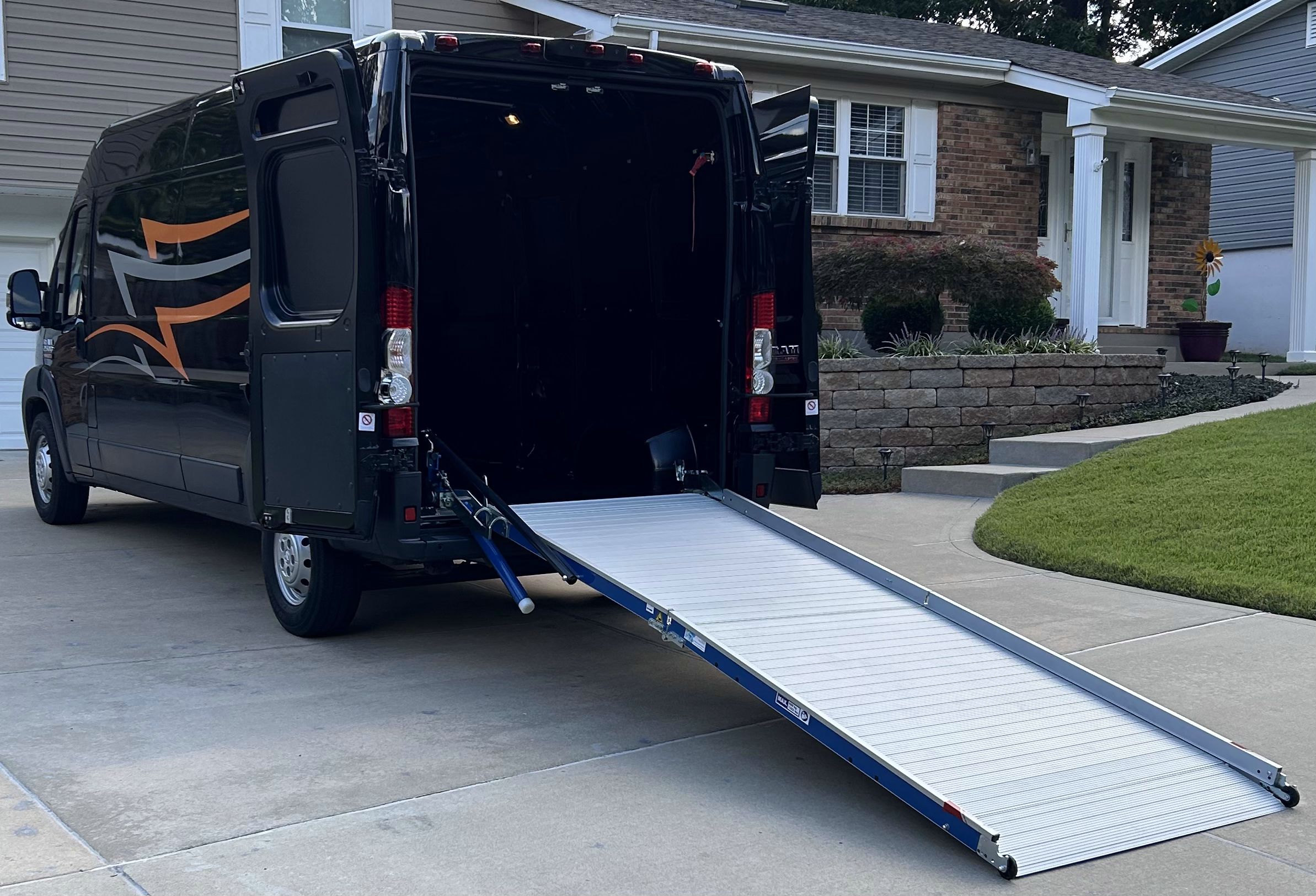 Used 2018 RAM ProMaster 2500 w/ Premium Appearance Group FWD image 17