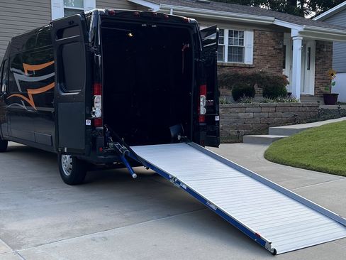 Used 2018 RAM ProMaster 2500 w/ Premium Appearance Group FWD image 17