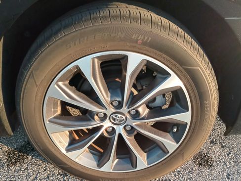 Used 2016 Toyota Avalon XLE Plus image 22