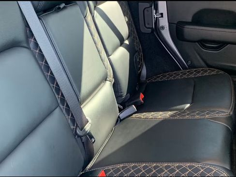 Used 2020 Jeep Wrangler Unlimited Sahara image 14