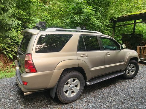 Used 2004 Toyota 4Runner Limited AWD/4WD image 12