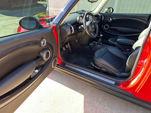 Used 2014 MINI Cooper Clubman S image 12